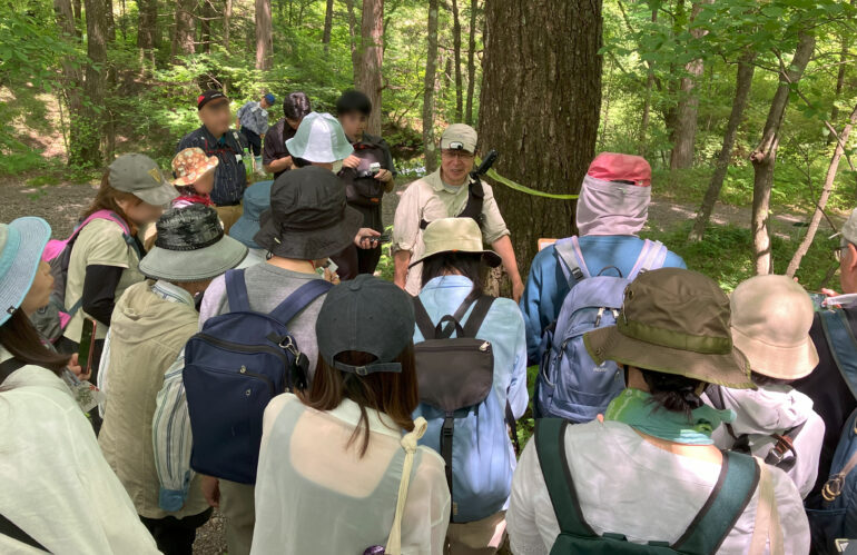 日光植物園でガイドツアー